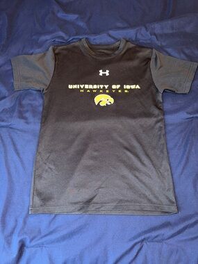 Under Armour Black Short Sleeve University of Iowa Hawkeyes Tee with Yellow Logo